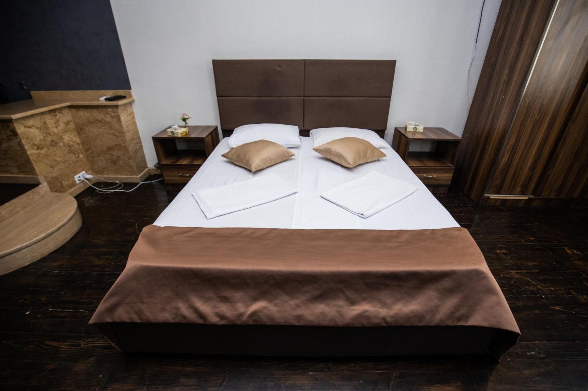Yereone Hotel Apartment เยเรวาน ภายนอก รูปภาพ