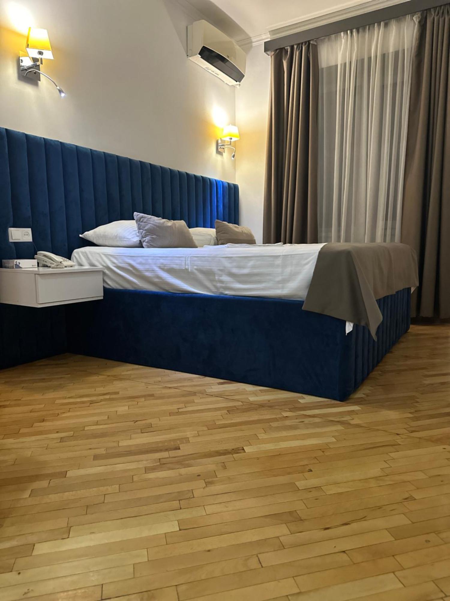Yereone Hotel Apartment เยเรวาน ภายนอก รูปภาพ