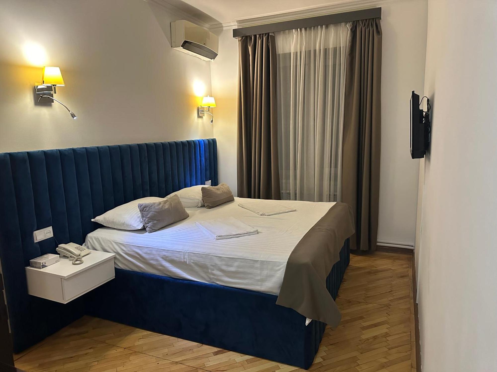 Yereone Hotel Apartment เยเรวาน ภายนอก รูปภาพ