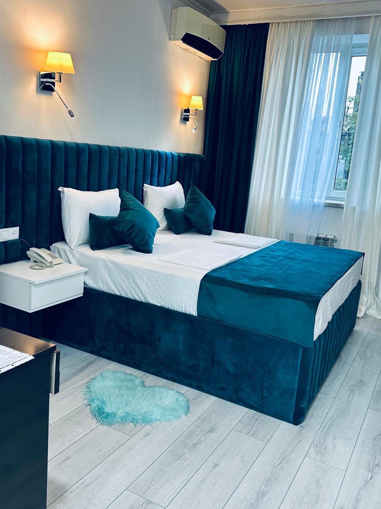 Yereone Hotel Apartment เยเรวาน ภายนอก รูปภาพ