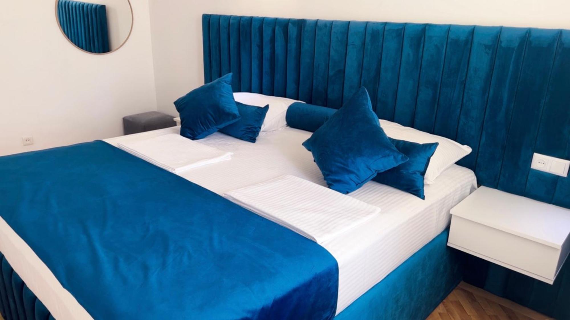 Yereone Hotel Apartment เยเรวาน ภายนอก รูปภาพ